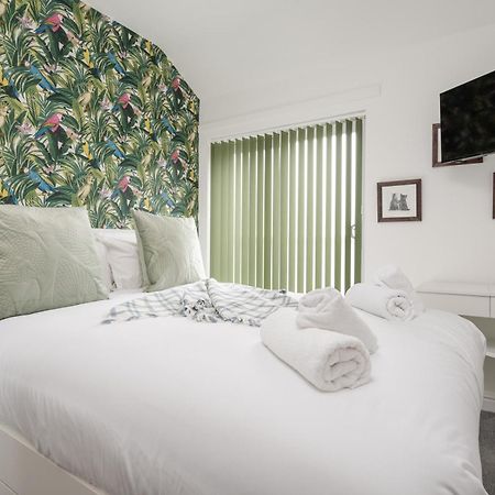 Buxton Apartment - 1 Bed, Free Parking, Wi-Fi Hazel Grove エクステリア 写真